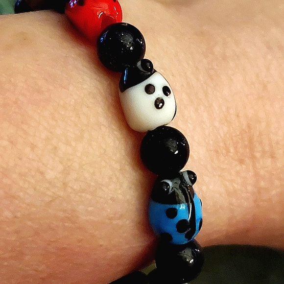 Glass lampwork ladybug 🐞 bead handmade stretch bracelet. - Picture 6 of 8